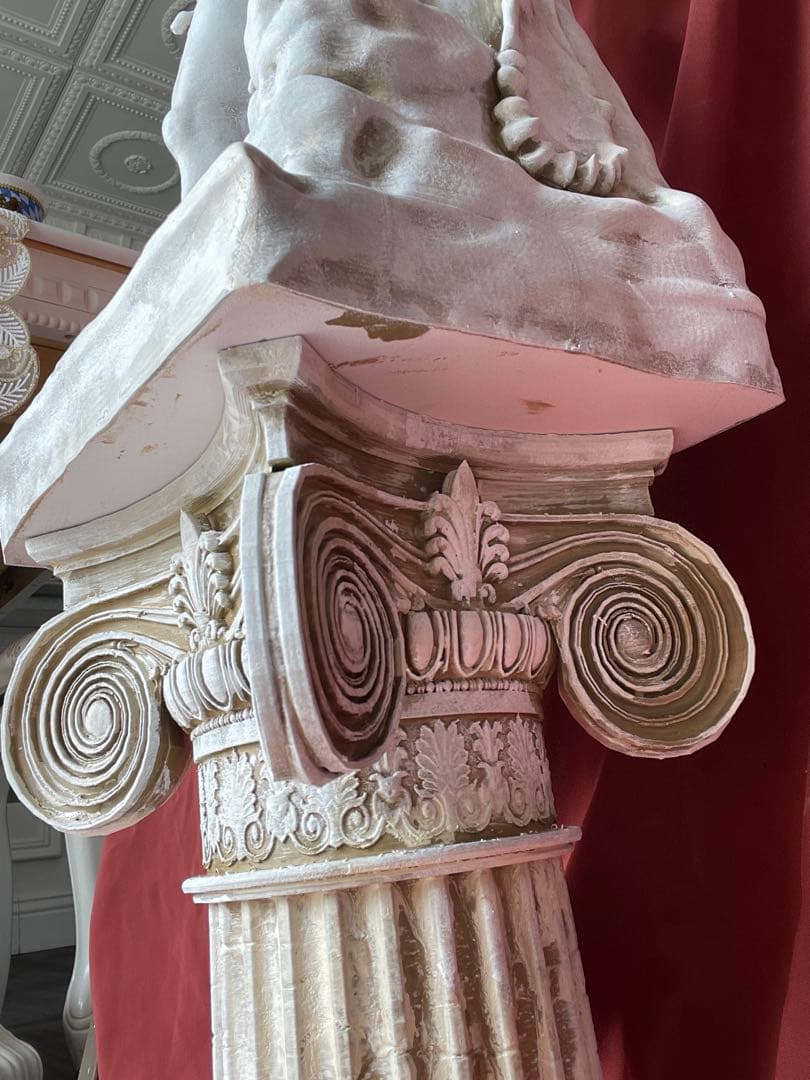 ファルネーゼのヘラクレス 高さ80cm コラムスタンドの上に