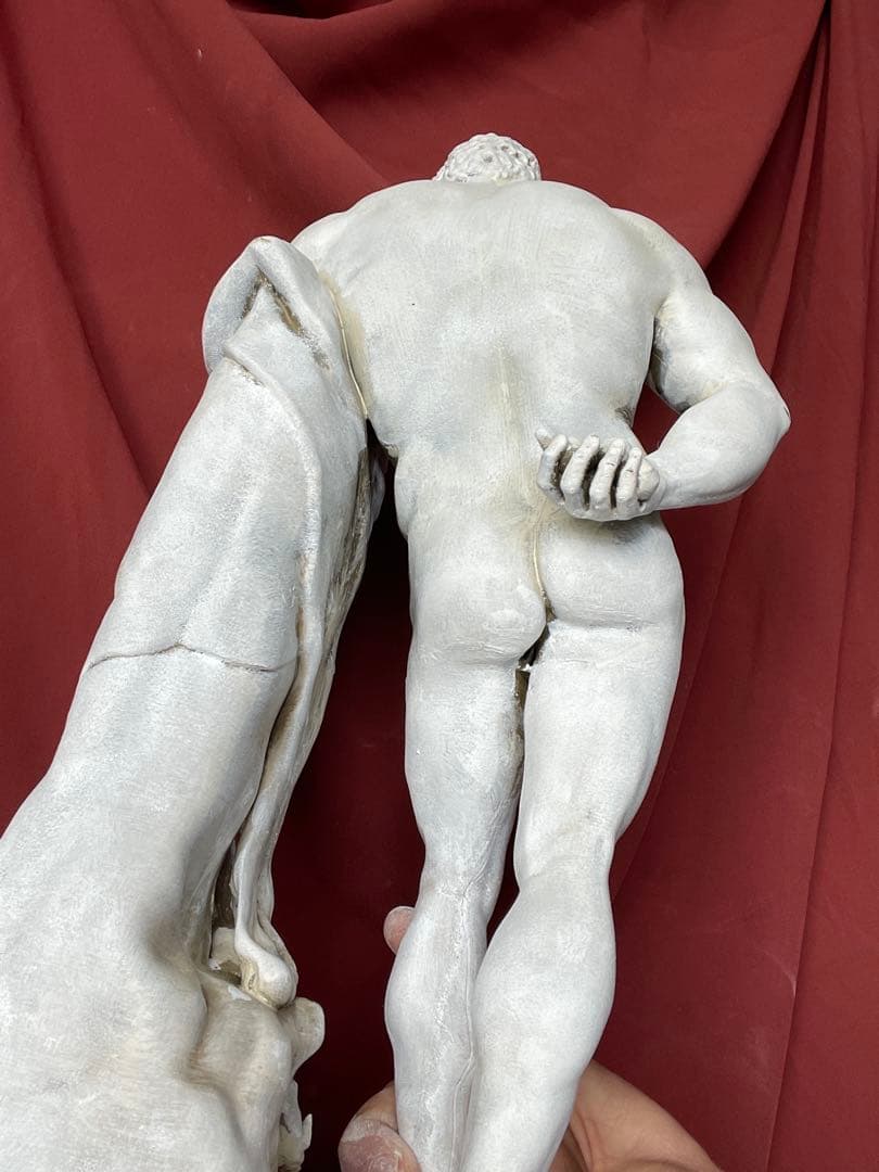ファルネーゼのヘラクレス 高さ80cm コラムスタンドの上に