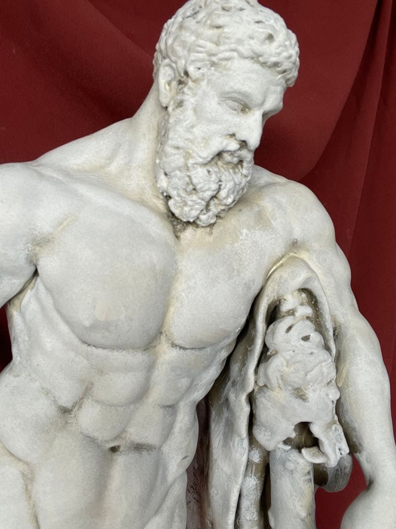 ファルネーゼのヘラクレス 高さ80cm コラムスタンドの上に