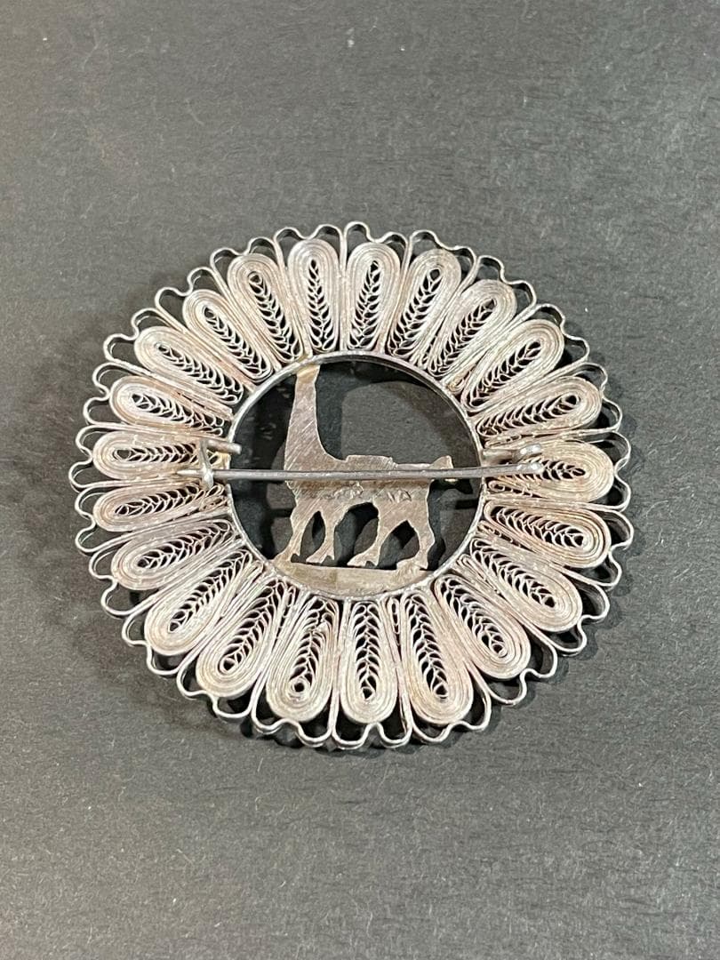 925シルバー キリンデザイン ブローチ