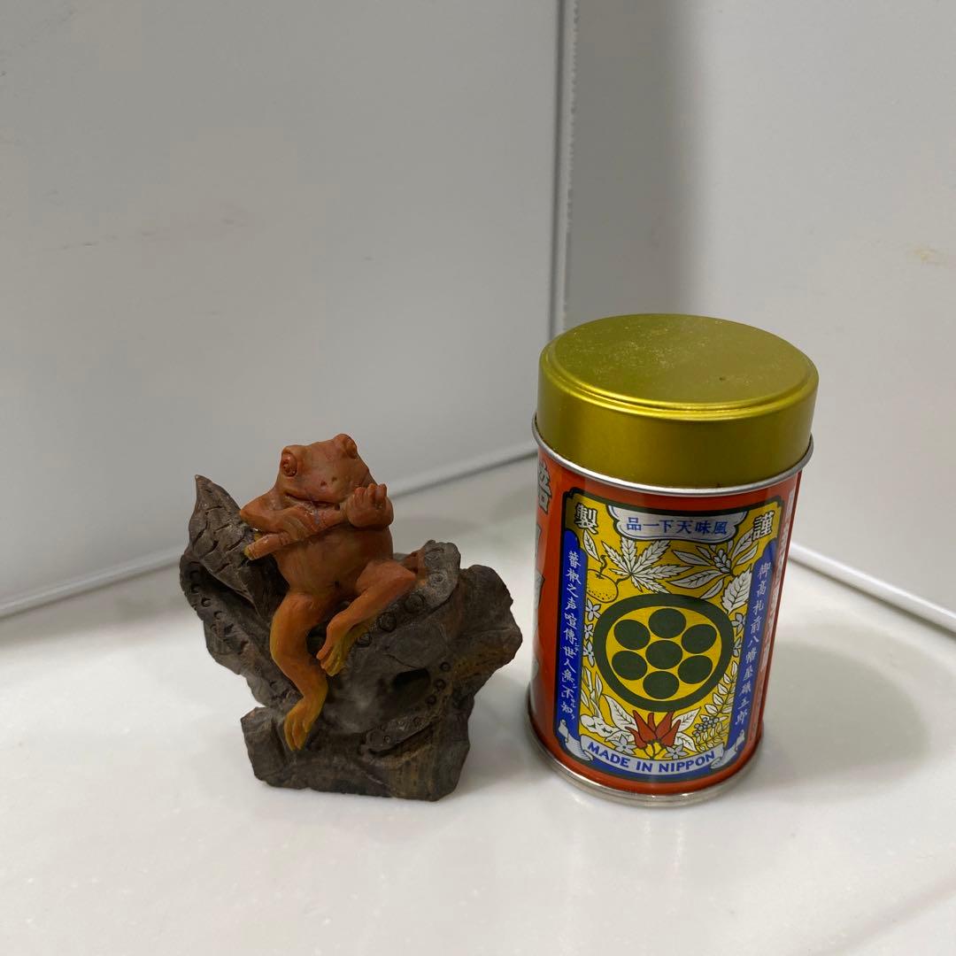 中国　広州の高価なオブジェ屋さんで購入　カエルさんの置物