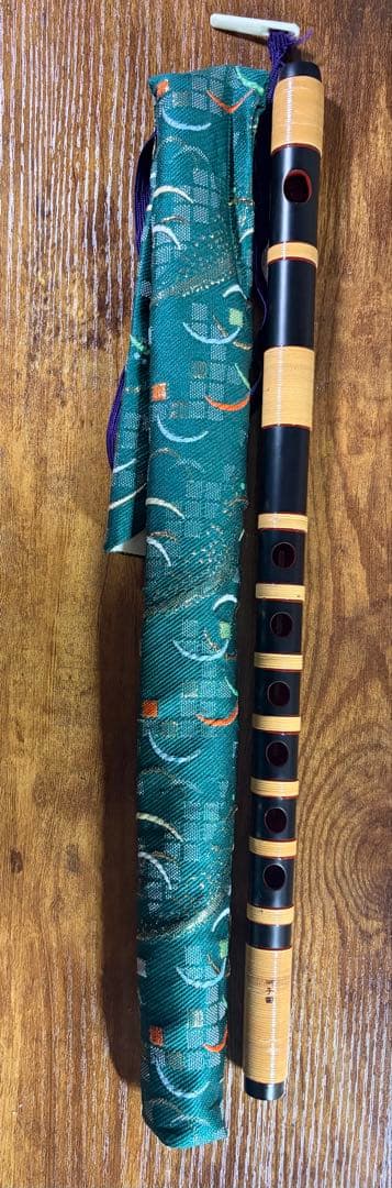 だんじり　竹製 篠笛 音孔7つ マットブラックとベージュ