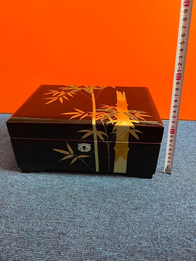 1134 高級 漆塗り 蒔絵　金竹　春の海　オルゴール 宝石箱 工芸品　未使用