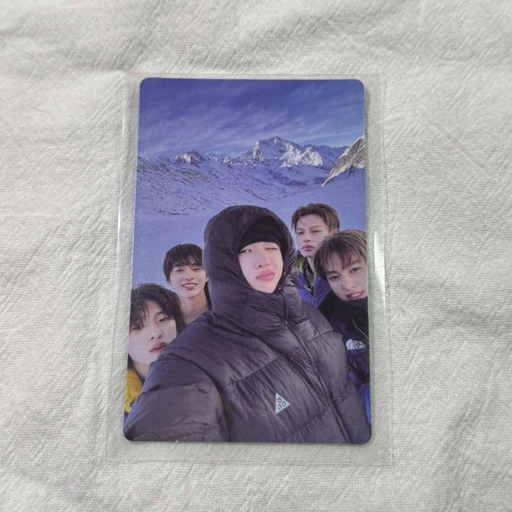 Cortis Weverse Youtube gift 特典 ラキドロ トレカ - メルカリ