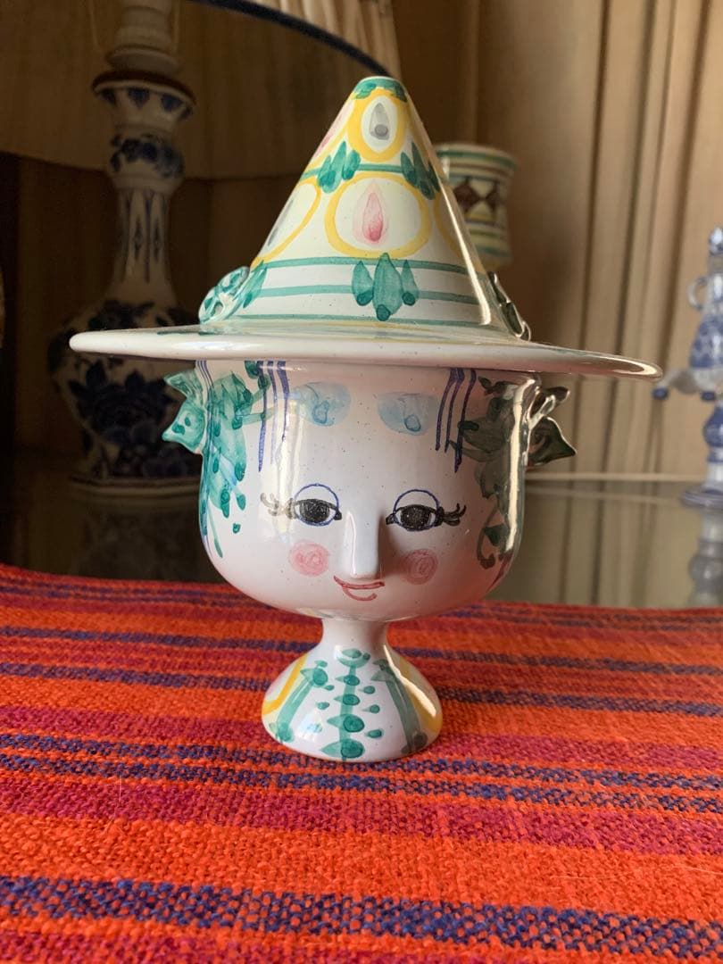 ビヨンヴィンブラッド　ビンテージ1972年帽子を被った可愛い女の子１箇所修復有り