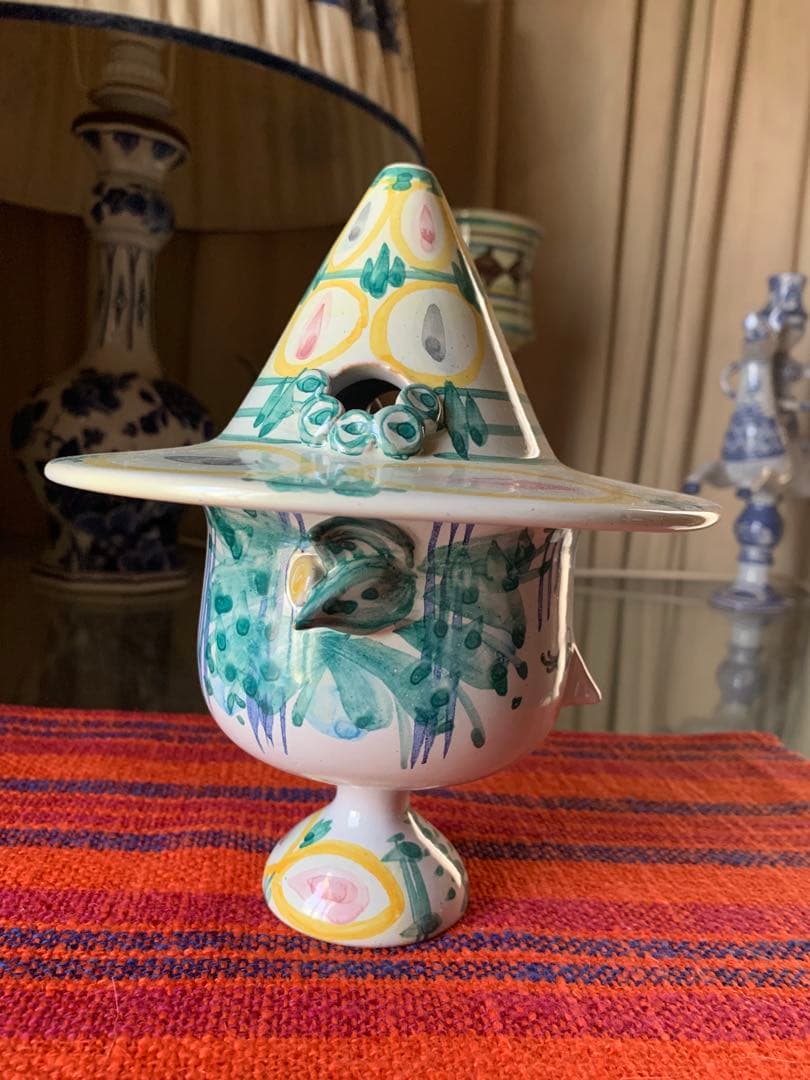 ビヨンヴィンブラッド　ビンテージ1972年帽子を被った可愛い女の子１箇所修復有り