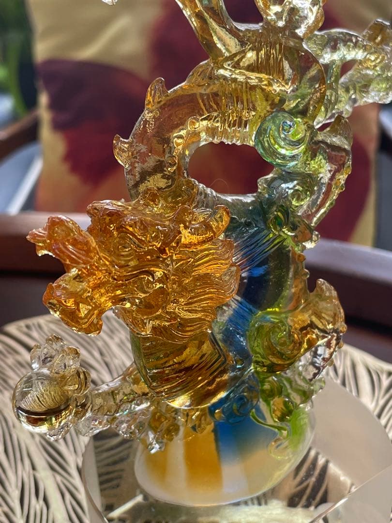 ガラス製　龍の置物