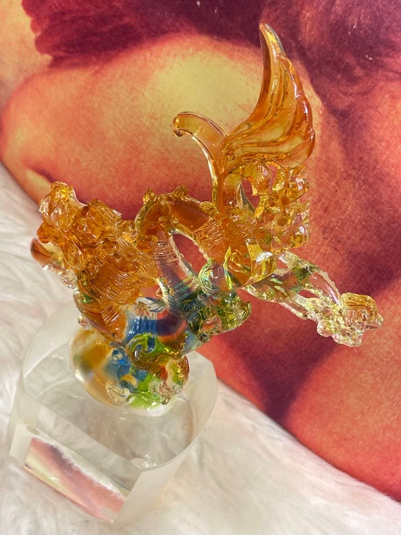 ガラス製　龍の置物