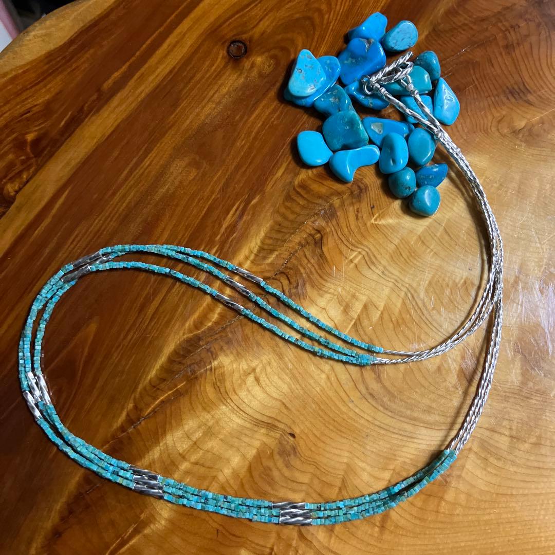 天然ターコイズとカレンシルバーの三連ネックレス