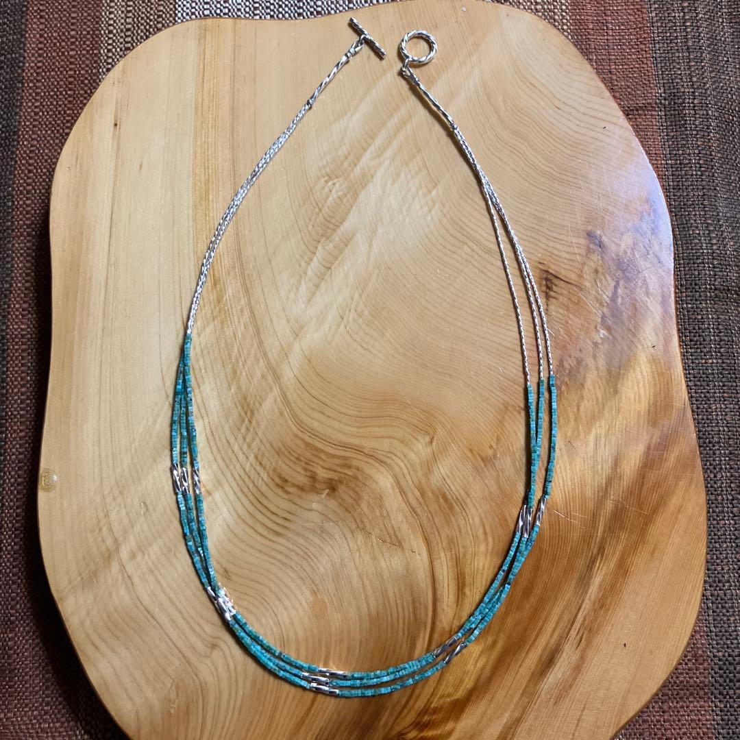 天然ターコイズとカレンシルバーの三連ネックレス