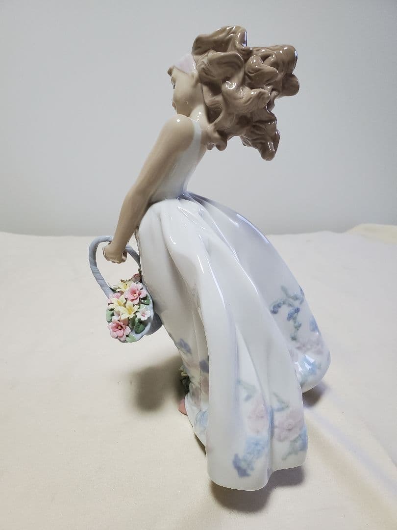 ル*ア様 リヤドロ　LLADRO【フラワーガーデン】　少女　花　陶器　インテリア