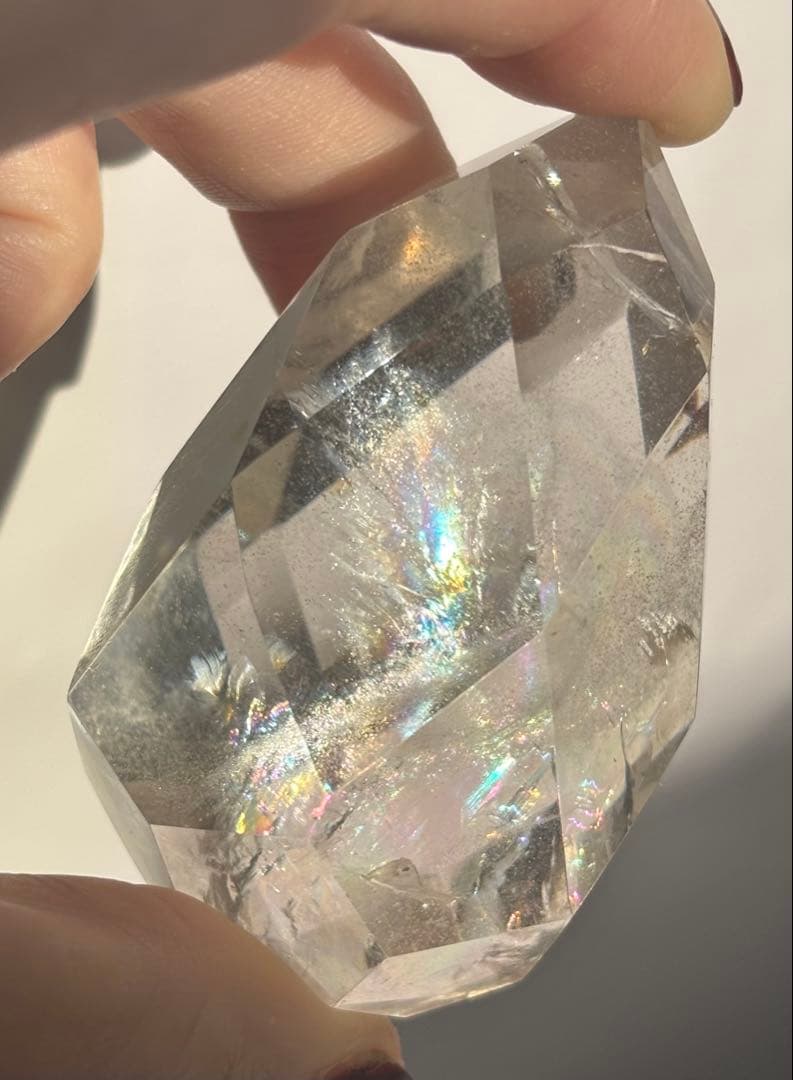 《爆虹羽根状レインボー》多面カット クリアクォーツ