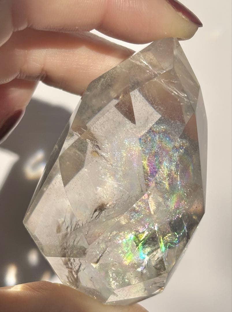 《爆虹羽根状レインボー》多面カット クリアクォーツ