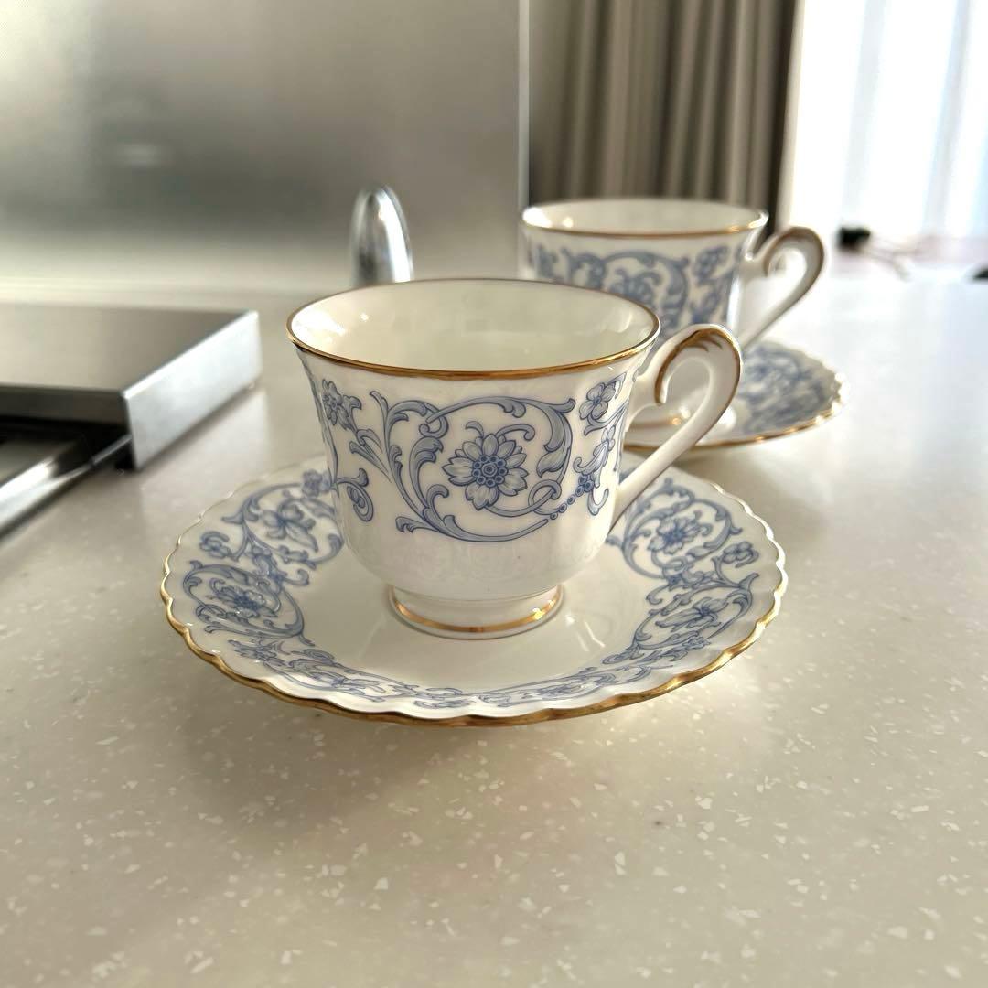 NORITAKE 白と青の花柄 カップ・ソーサー 2個セット - メルカリ