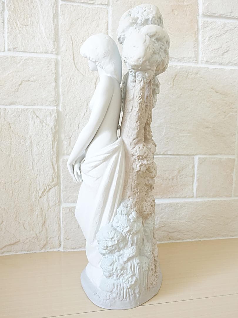 限定品 リヤドロ YOUTHFUL BEAUTY 若々しい美 510/5000