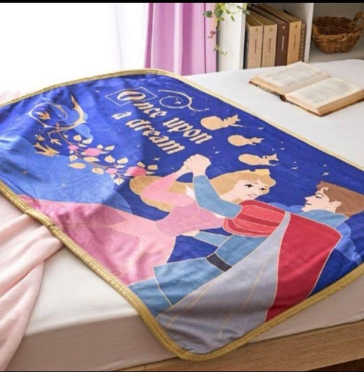 しまむら ちはる ブランケット 眠れる森の美女 オーロラ姫 - メルカリ