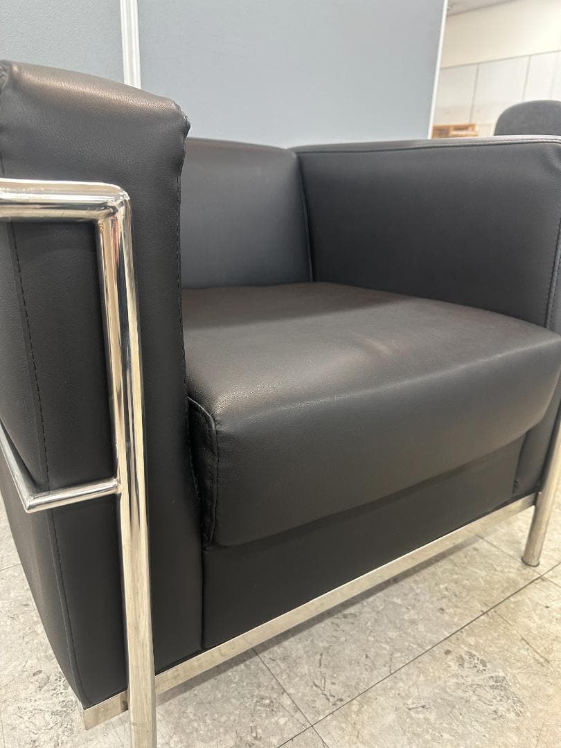 LC2　1人掛けソファ　チェア　ル・コルビジェ　リプロダクト　合革　ブラック