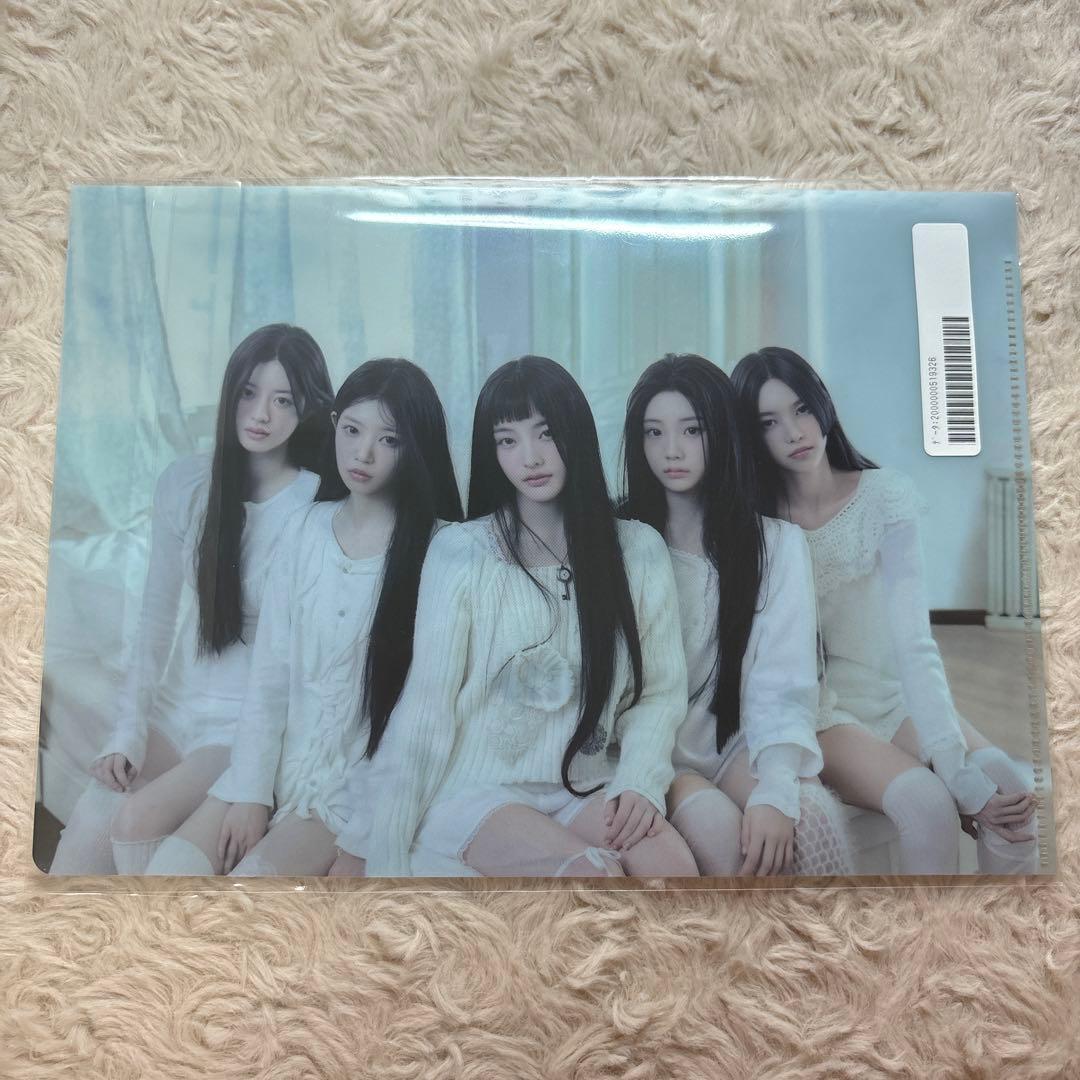 ILLIT ユニバ 特典 クリアファイル - メルカリ