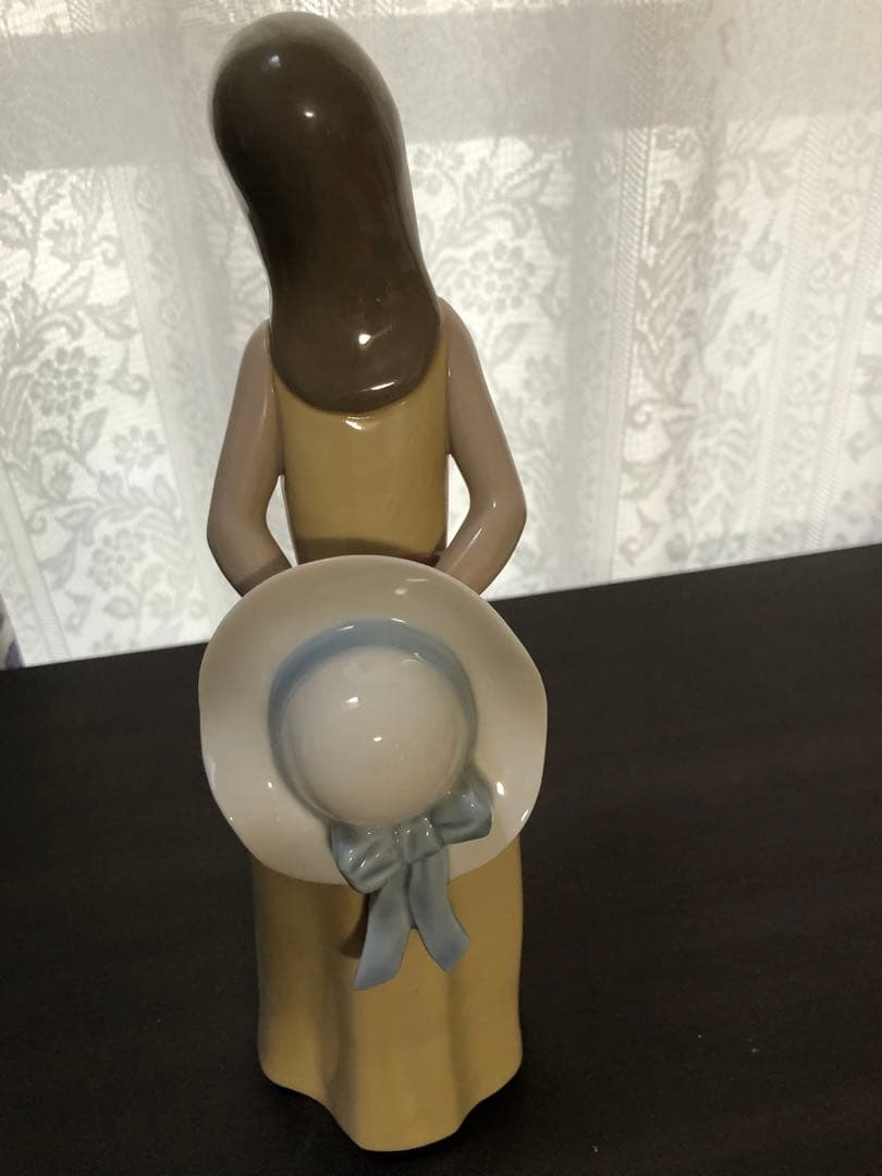 【LLADRO 】リヤドロ  いたずらな少女　#5006