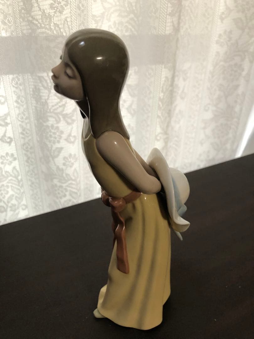 【LLADRO 】リヤドロ  いたずらな少女　#5006