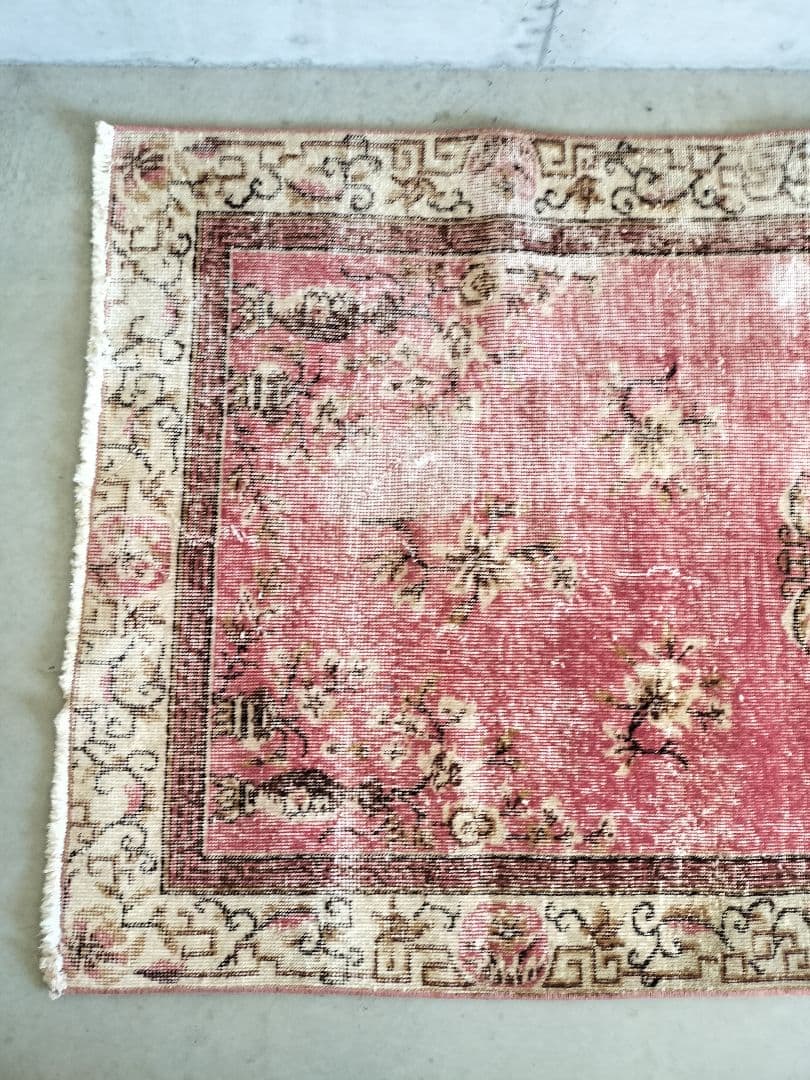 ローズレッドの上品シノワズリラグ No.742-定番から人気の限定