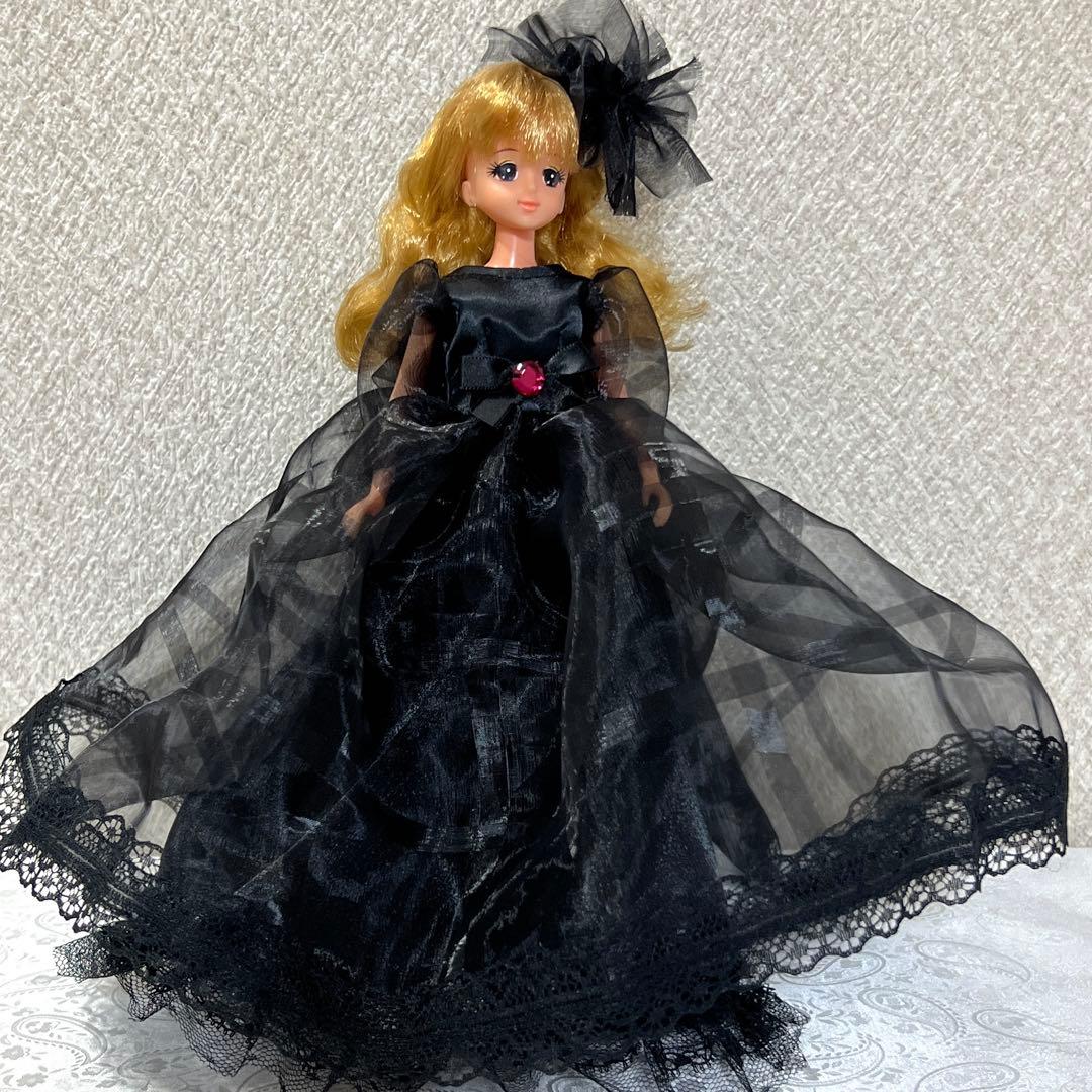 ジェニーちゃんドレス 黒の豪華ロング3点セット、27センチドール