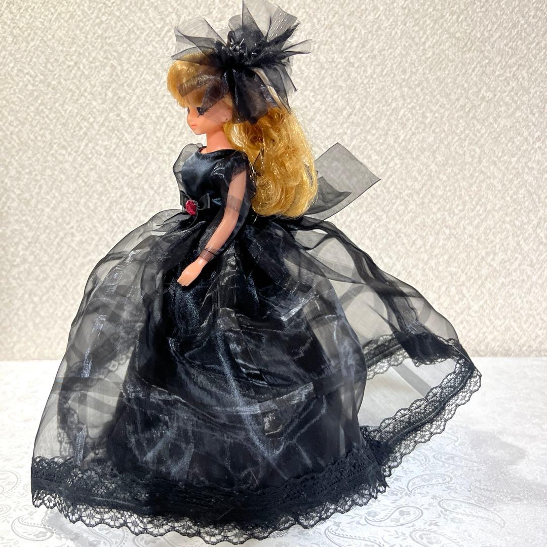 ジェニーちゃんドレス 黒の豪華ロング3点セット、27センチドール