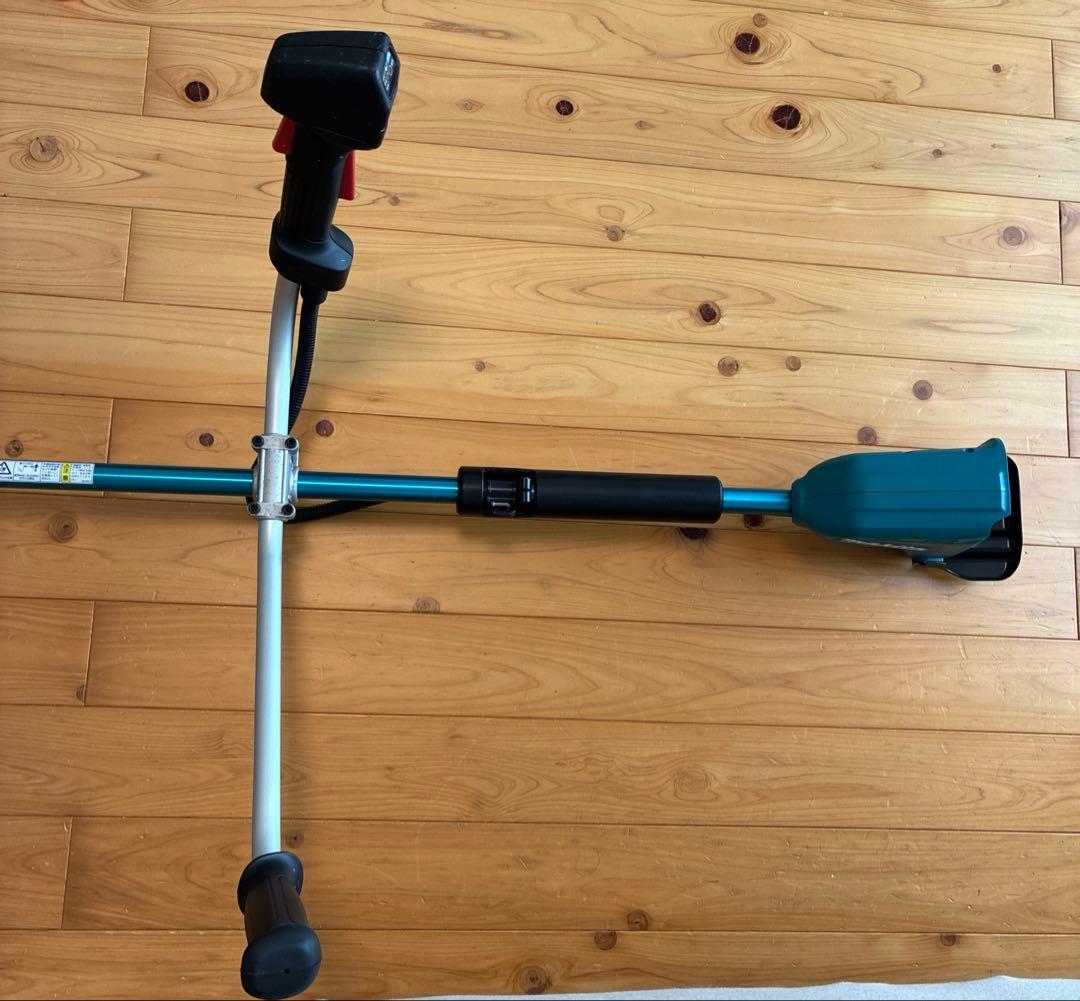 Makita バッテリー式 草刈り機