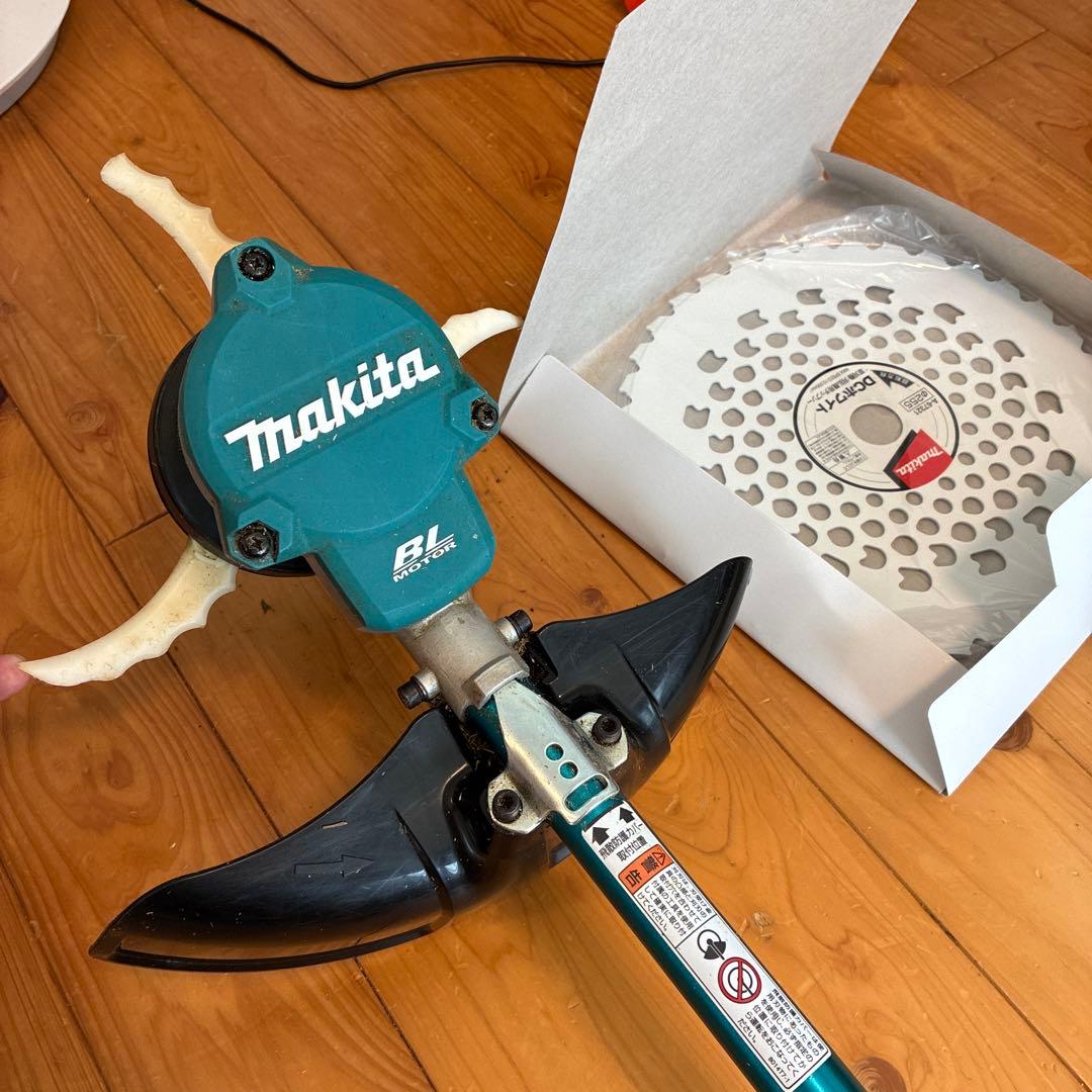 Makita バッテリー式 草刈り機