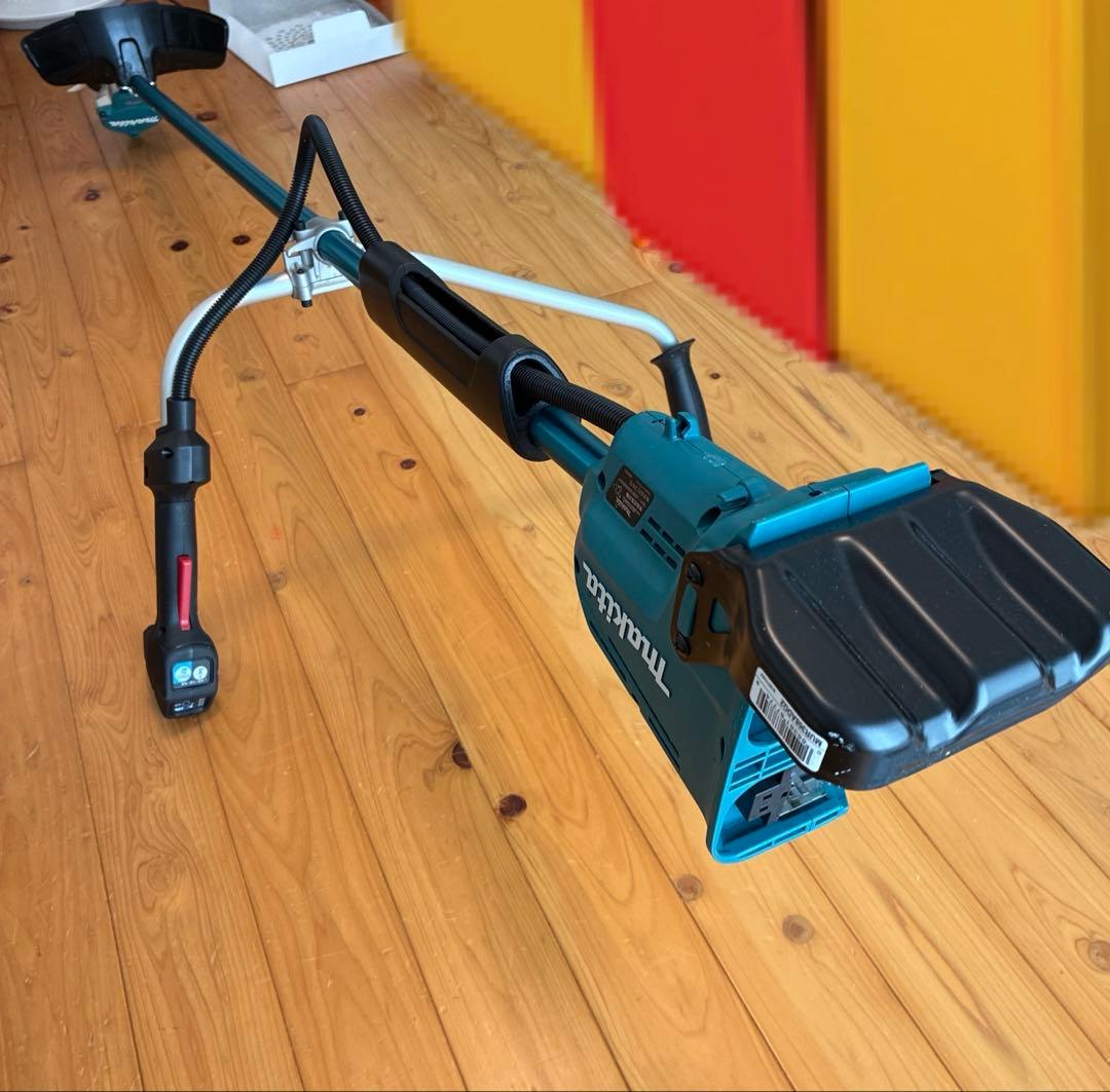 Makita バッテリー式 草刈り機