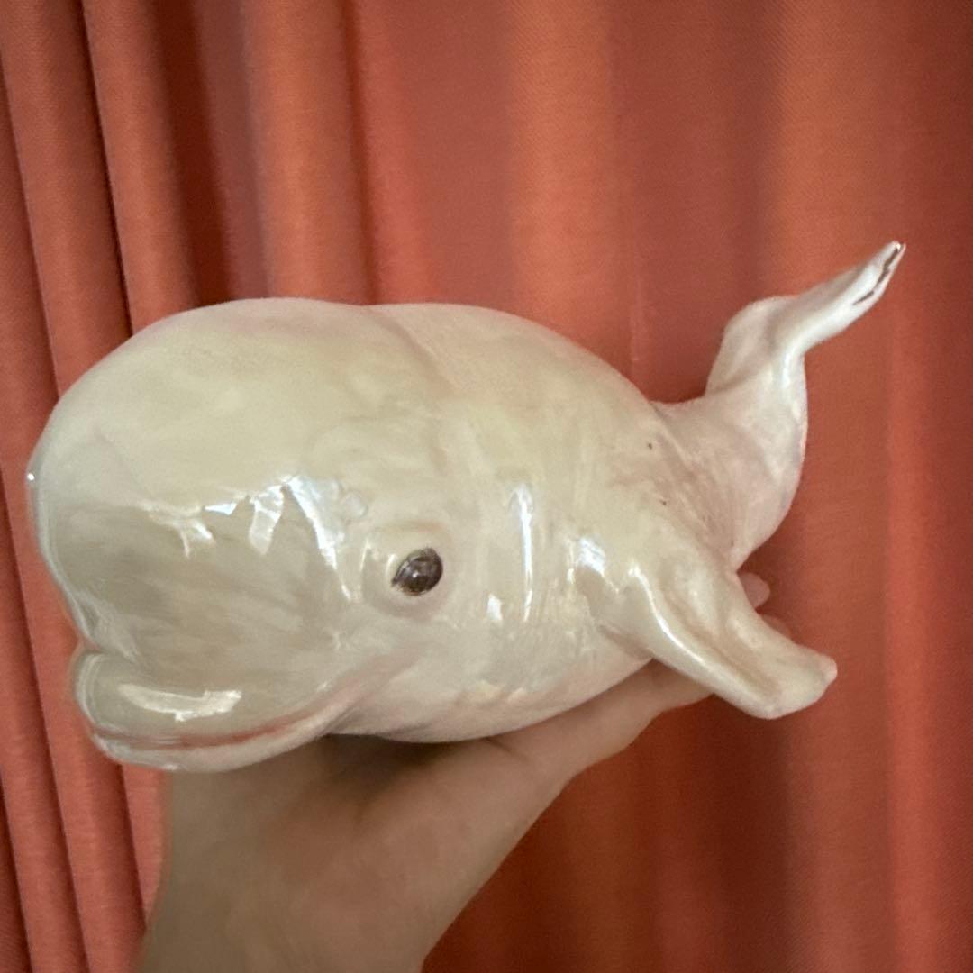 白い陶器のシロイルカの置物 , 陶芸家リュドミラ・アルヒポワ