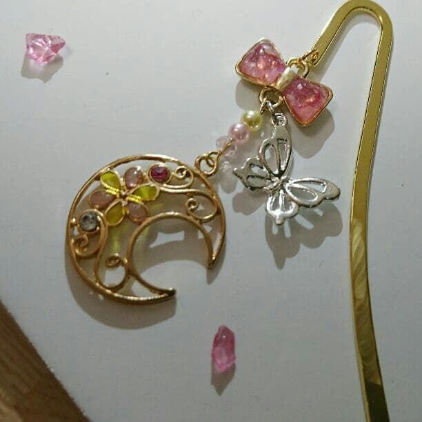 再販可能♪ 月 と 蝶々 の ブックマーカー (ゴールドorシルバー)