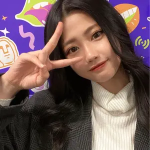 ウルトラ怪獣水中ニーソ化計画 缶バッジ ガッツ星人 - メルカリ