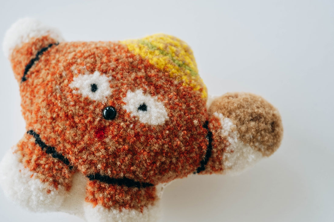 遊び心が詰まった、コロッケのぬいぐるみ | minneとものづくりと