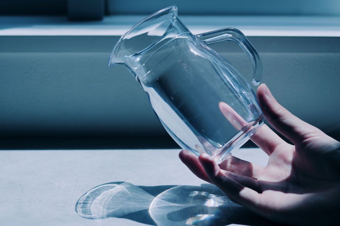 透明愛好家 tomeiコラム】透明にふれる vol.3「愛用道具とアトリエ