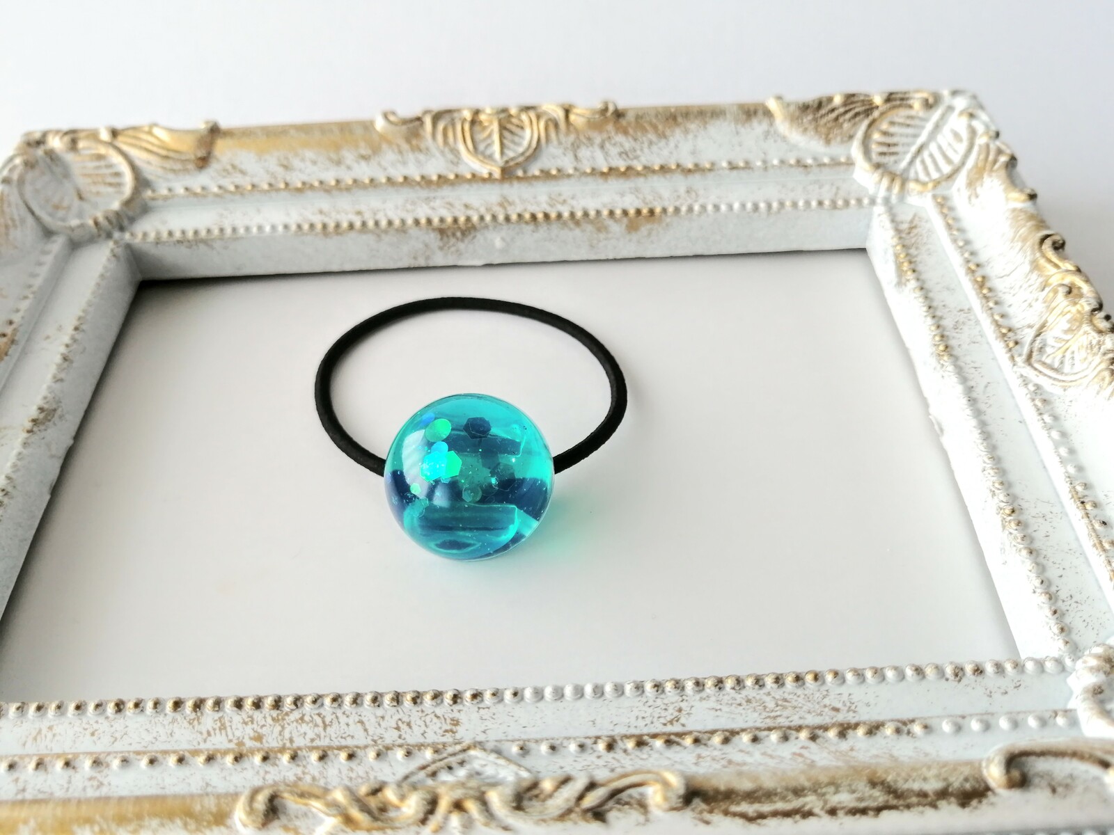 ターコイズブルーの宝石風ヘアゴム / 青 / 半球 / レジン / 海