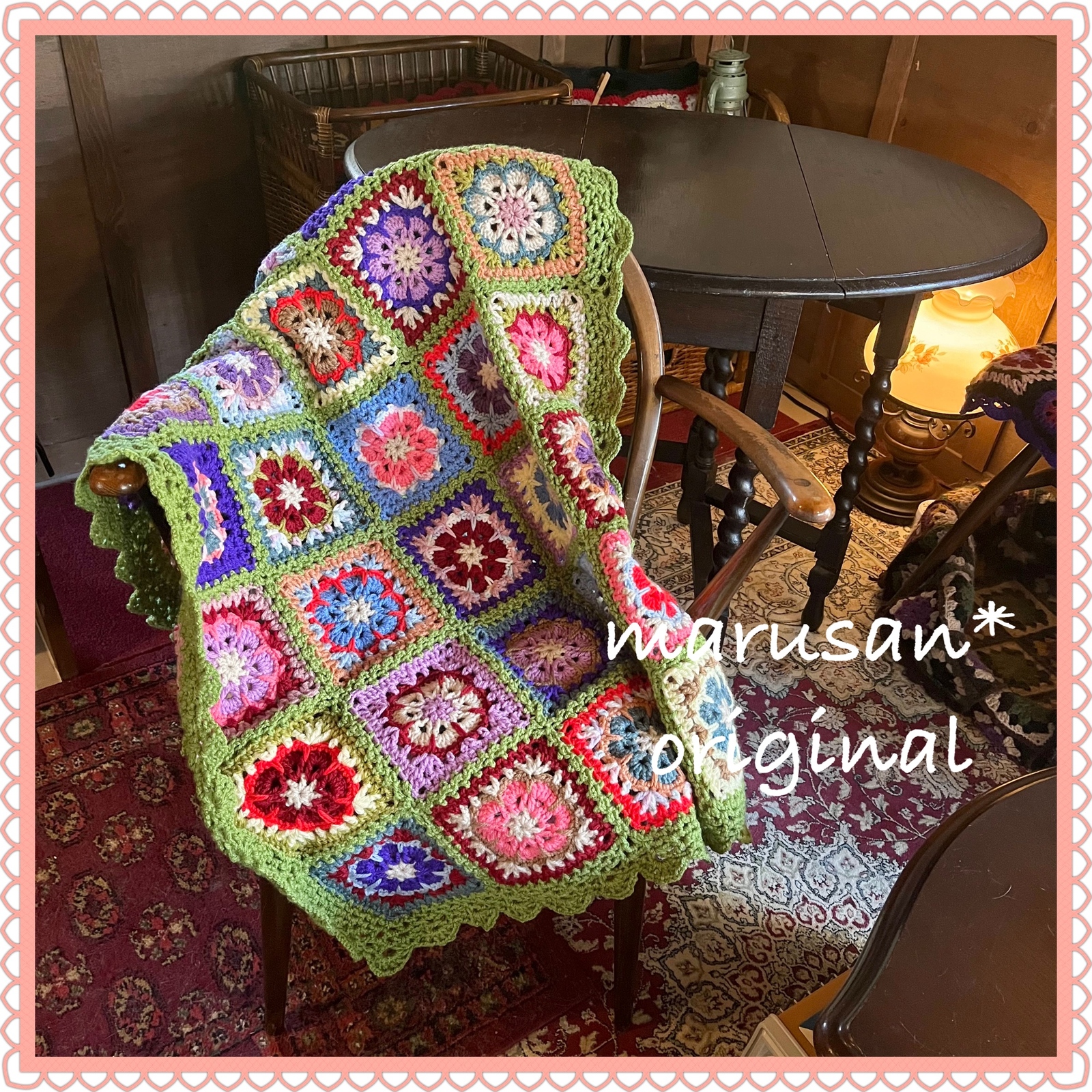 見本】レトロでカラフル可愛い かぎ針編み モチーフ編みのベッド