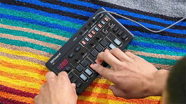 Roland - J-6 | Chord Synthesizer