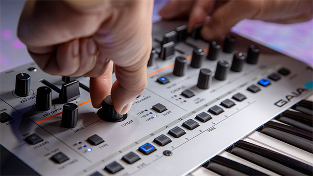 Roland - SYSTEM-8 | PLUG-OUT Synthesizer