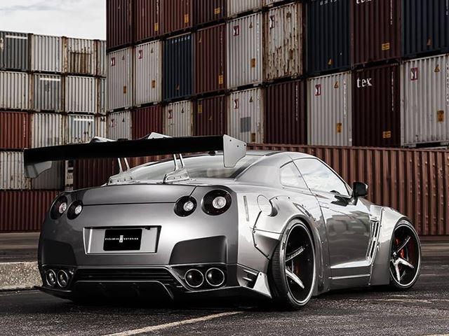 Liberty Walk Nissan GT-R Widebody Will Blow Your Mind