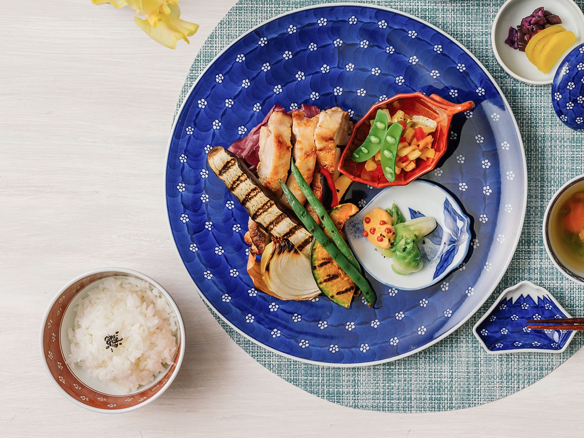 源右衛門窯 赤絵梅地紋 飯碗 / げんえもんがま 赤絵梅地紋 飯碗