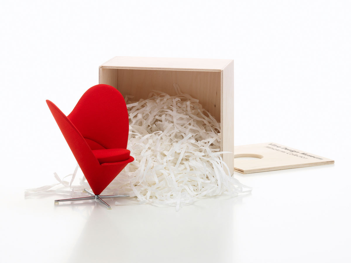 Vitra Miniatures Collection Heart-Shaped Cone Chair / ヴィトラ