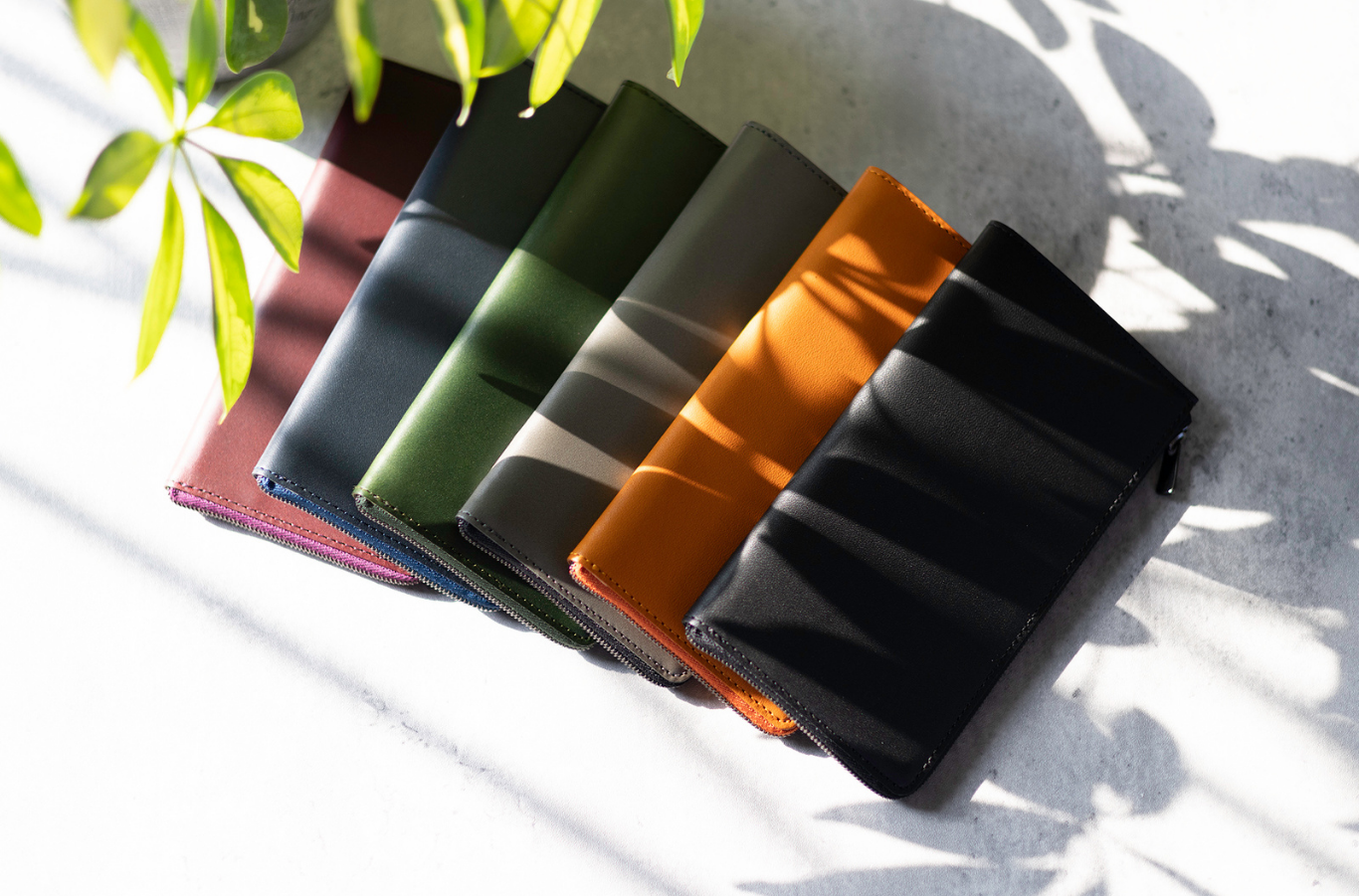 il modo Air』圧倒的に薄く、使いやすさを実現した長財布。 – 革財布