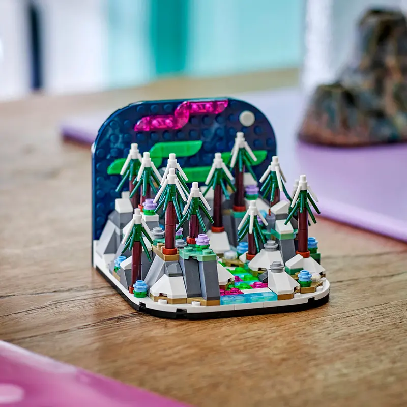 幻想的な光のカーテン「オーロラの森 ジオラマ(40785)」新しい購入特典