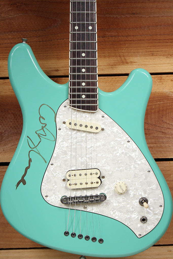 SQUIER VENUS Signed! Courtney Love Autograph Guitar Vista MIJ