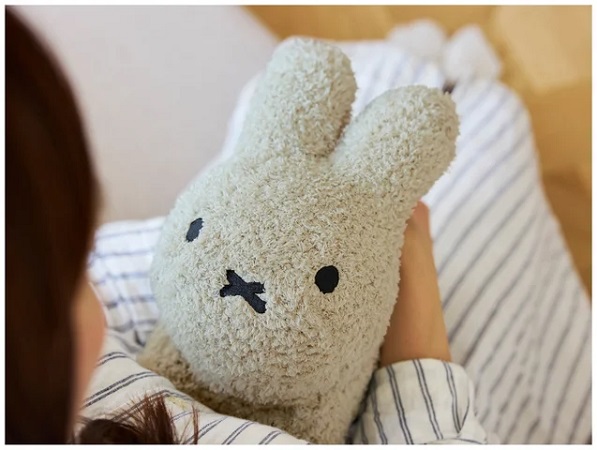 ブルーナボンボン ふわモコ ミニ ラビット」に、新色グレーが登場