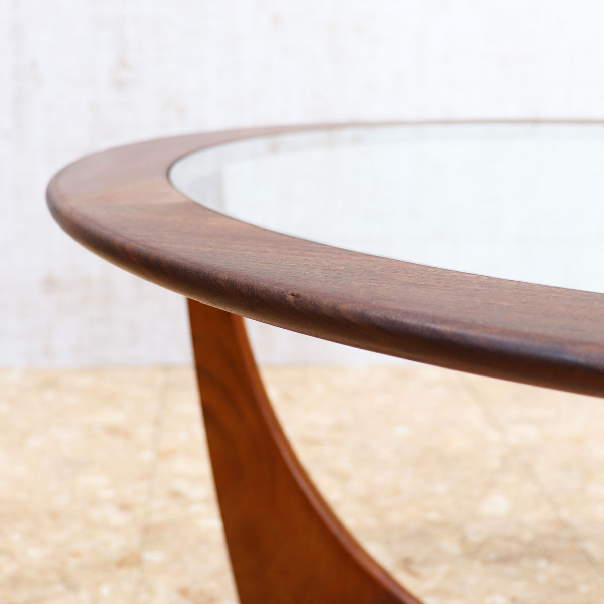 ジープラン G-PLAN ASTRO ガラストップ コーヒーテーブル – studio MID