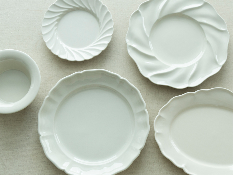 かもめ製作所/花リムプレート -日常使いしやすい、アンティークのよう