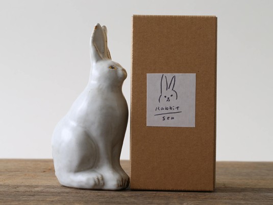 sen/動物のオブジェ rabbit（ウサギ） -シュールな表情でこちらを見て