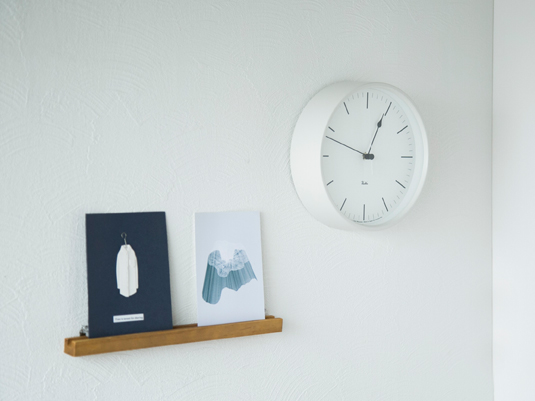 Lemnos/電波時計 RIKI STEEL CLOCK 0824 ホワイト -デザイン性と視認性